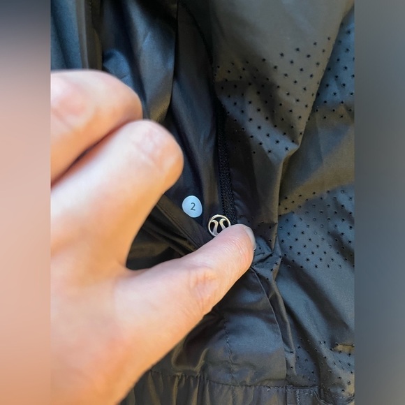 Lululemon Pack & Go Rain Lightweight Windbreaker Pullover Waterproof Jacket - Picture 4 of 15